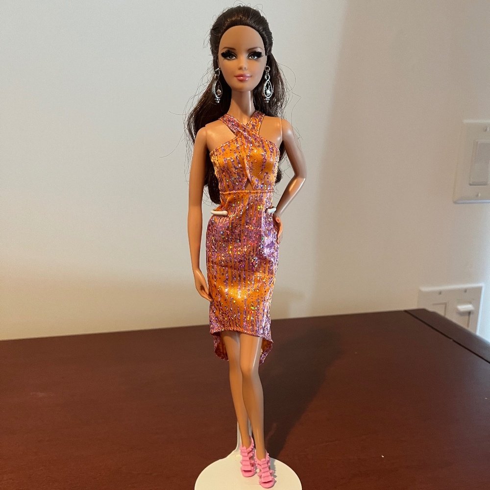 Barbie Doll 2013 The Barbie Look - City Shopper, Mattel - Picture 9 of 9